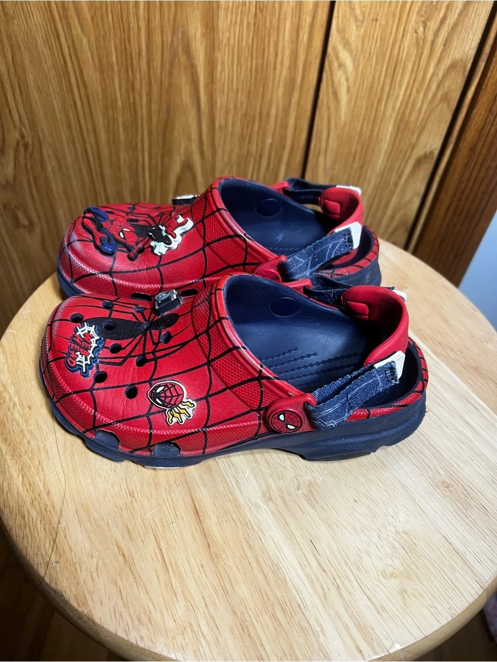 CROCS bright red